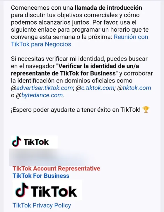 Firma del representante de cuenta de TikTok for Business con la referencia para verificar su identidad